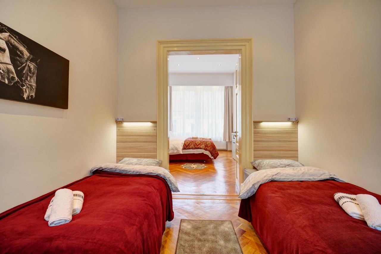 شقة Casa De Vis, Brasov Old City Centre المظهر الخارجي الصورة