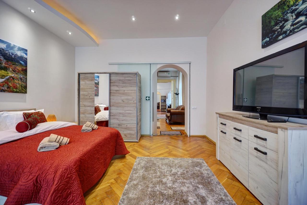 شقة Casa De Vis, Brasov Old City Centre المظهر الخارجي الصورة