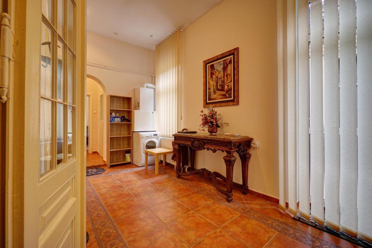شقة Casa De Vis, Brasov Old City Centre المظهر الخارجي الصورة