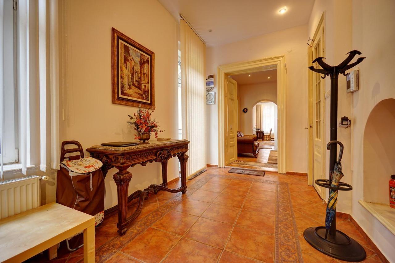 شقة Casa De Vis, Brasov Old City Centre المظهر الخارجي الصورة