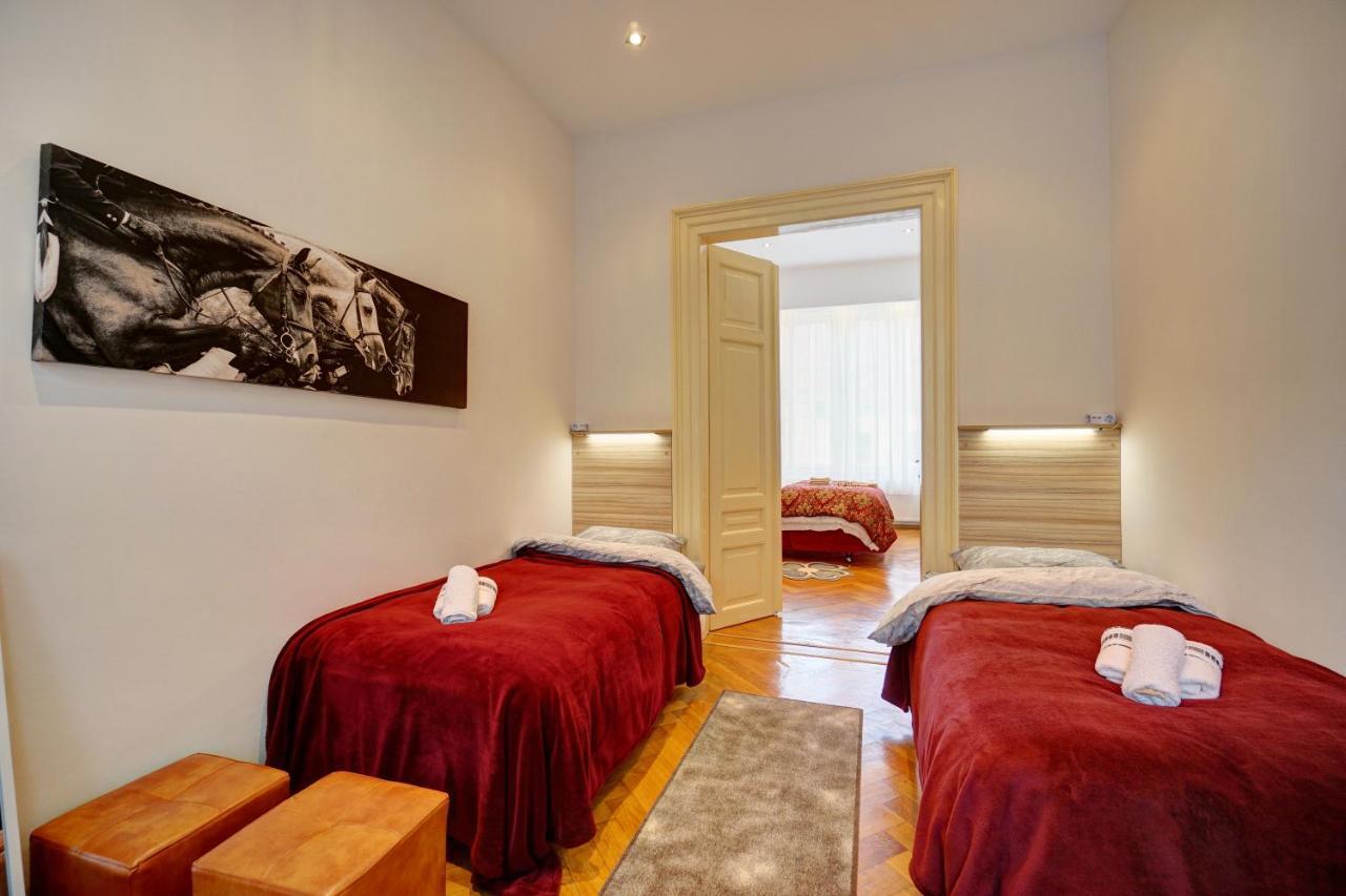 شقة Casa De Vis, Brasov Old City Centre المظهر الخارجي الصورة