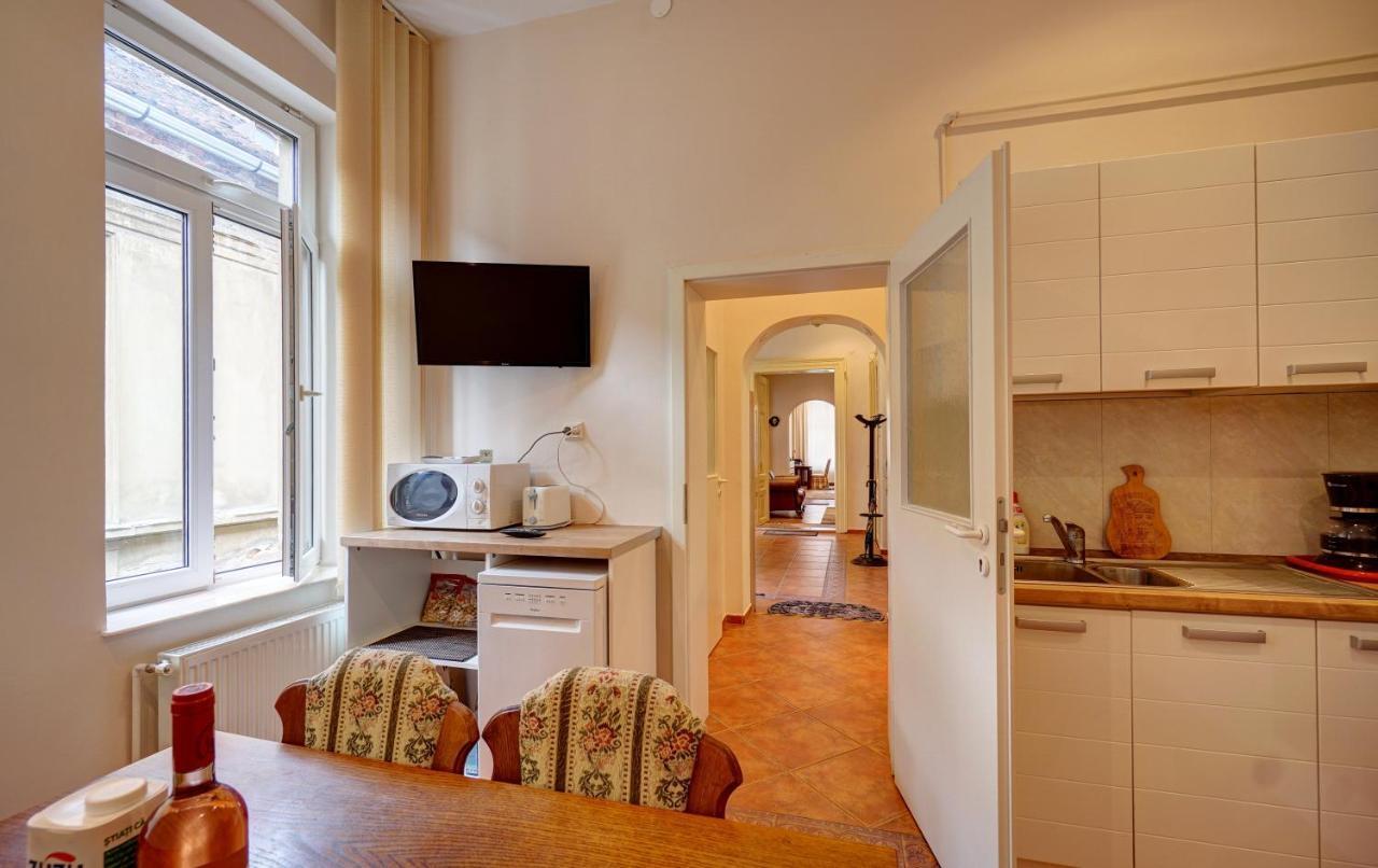 شقة Casa De Vis, Brasov Old City Centre المظهر الخارجي الصورة