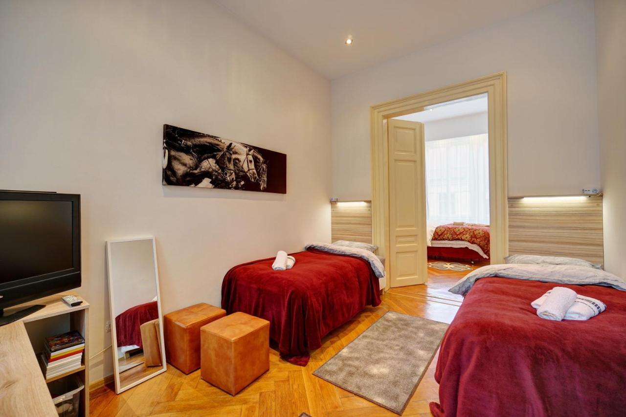 شقة Casa De Vis, Brasov Old City Centre المظهر الخارجي الصورة