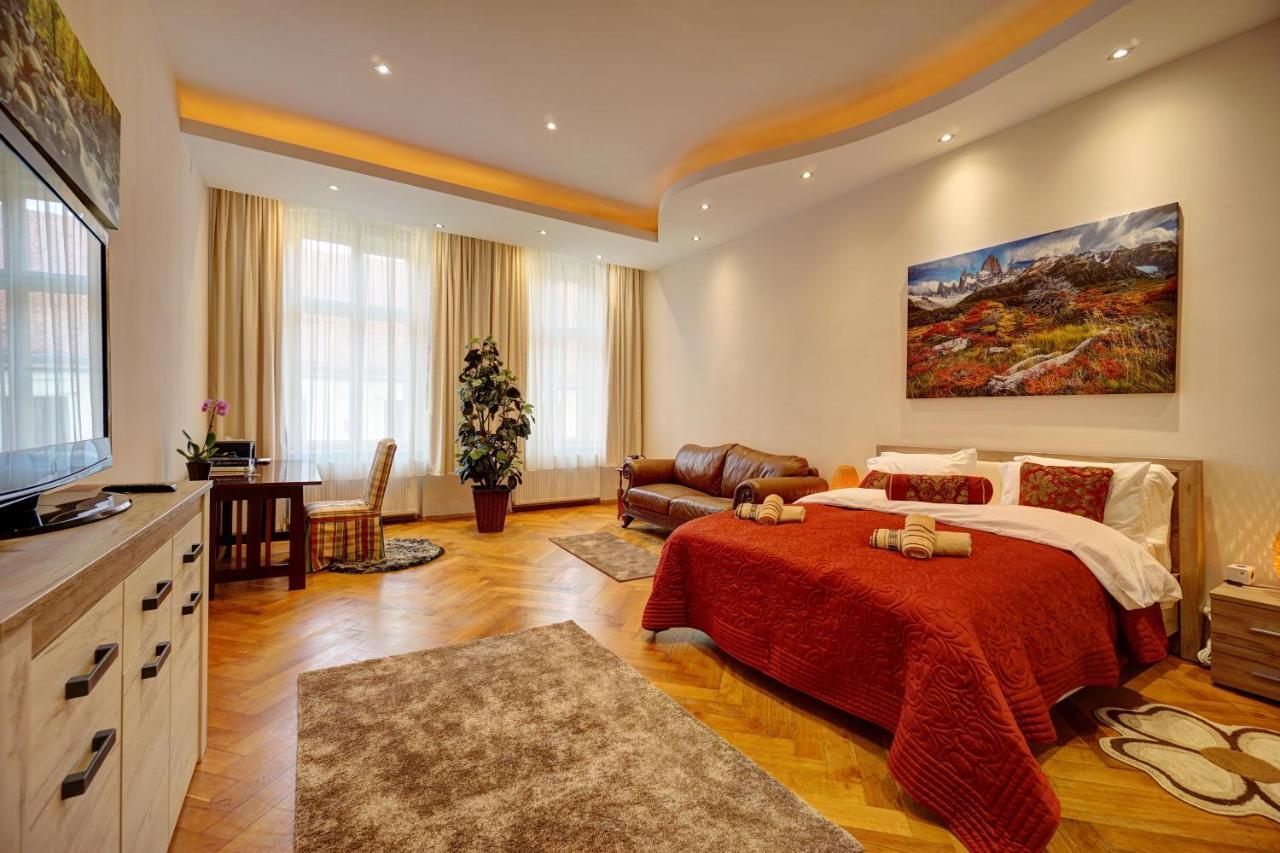 شقة Casa De Vis, Brasov Old City Centre المظهر الخارجي الصورة