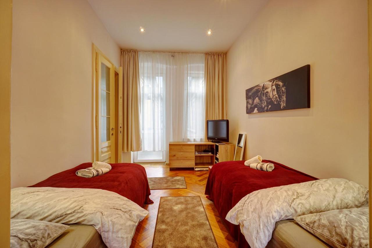 شقة Casa De Vis, Brasov Old City Centre المظهر الخارجي الصورة
