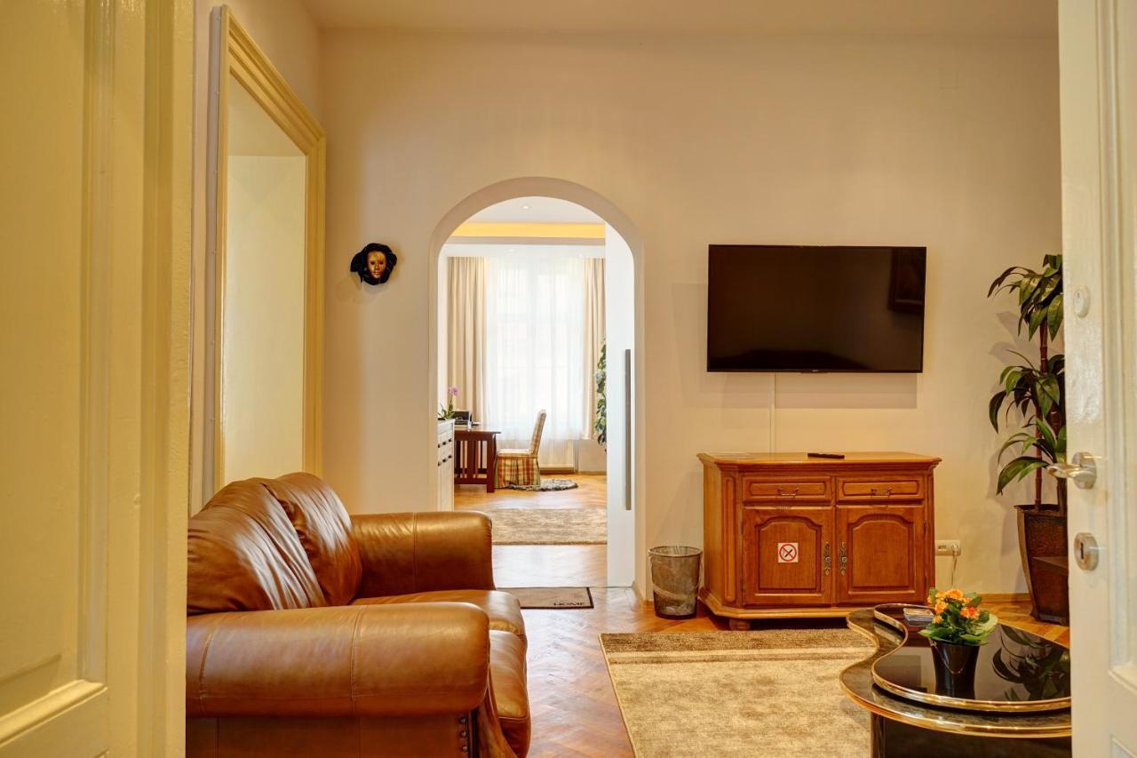 شقة Casa De Vis, Brasov Old City Centre المظهر الخارجي الصورة