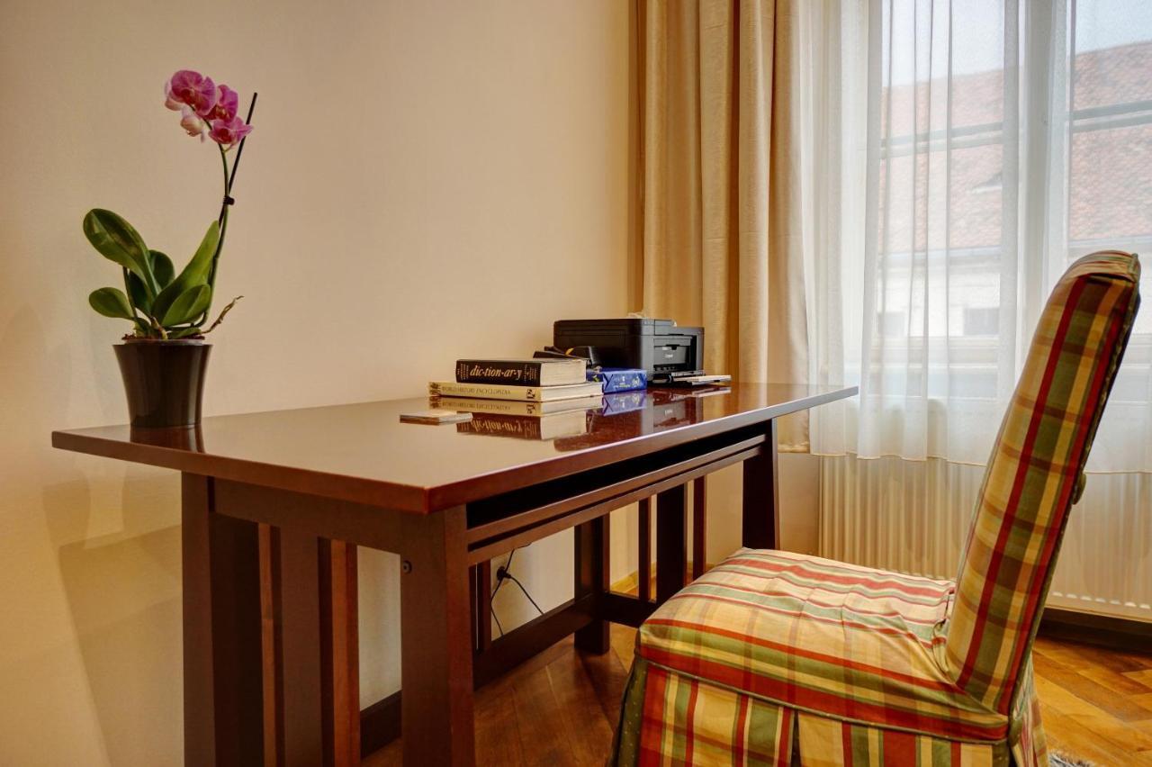 شقة Casa De Vis, Brasov Old City Centre المظهر الخارجي الصورة